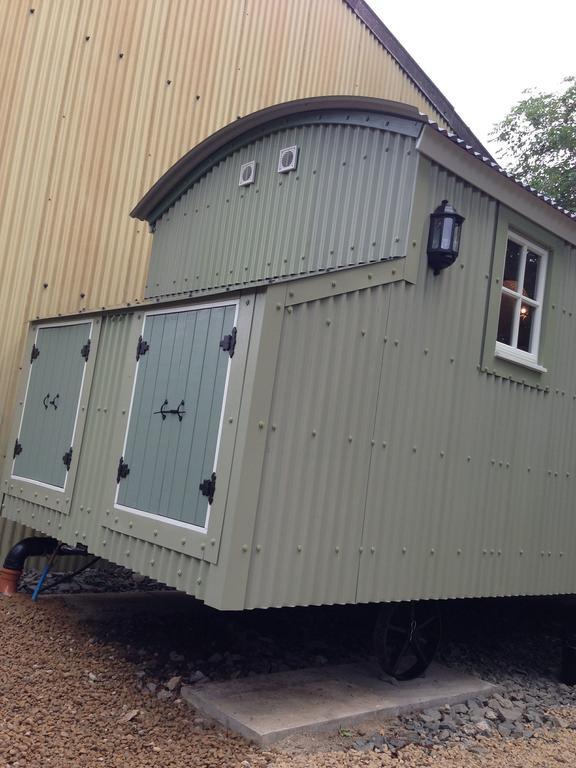 Posh Huts Farmstay Falstone Ngoại thất bức ảnh